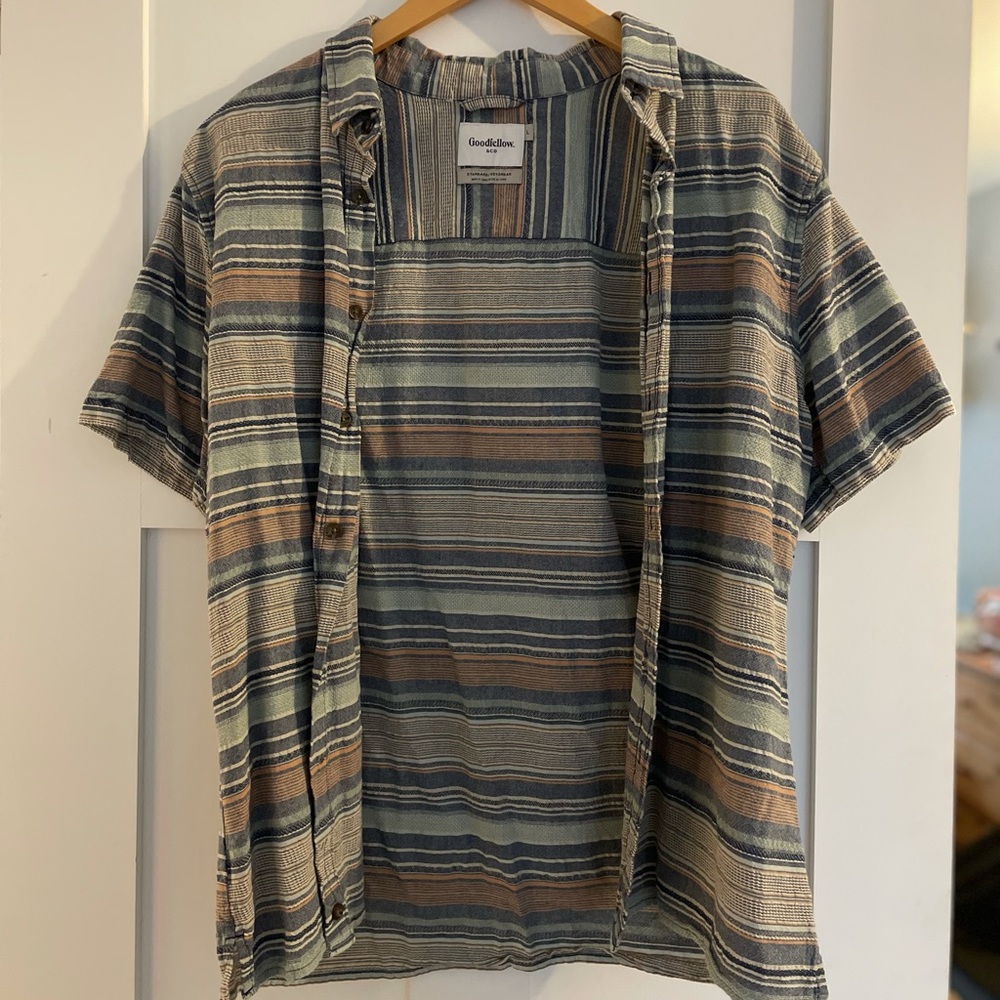 Striped Button-up short sleeve shirt!